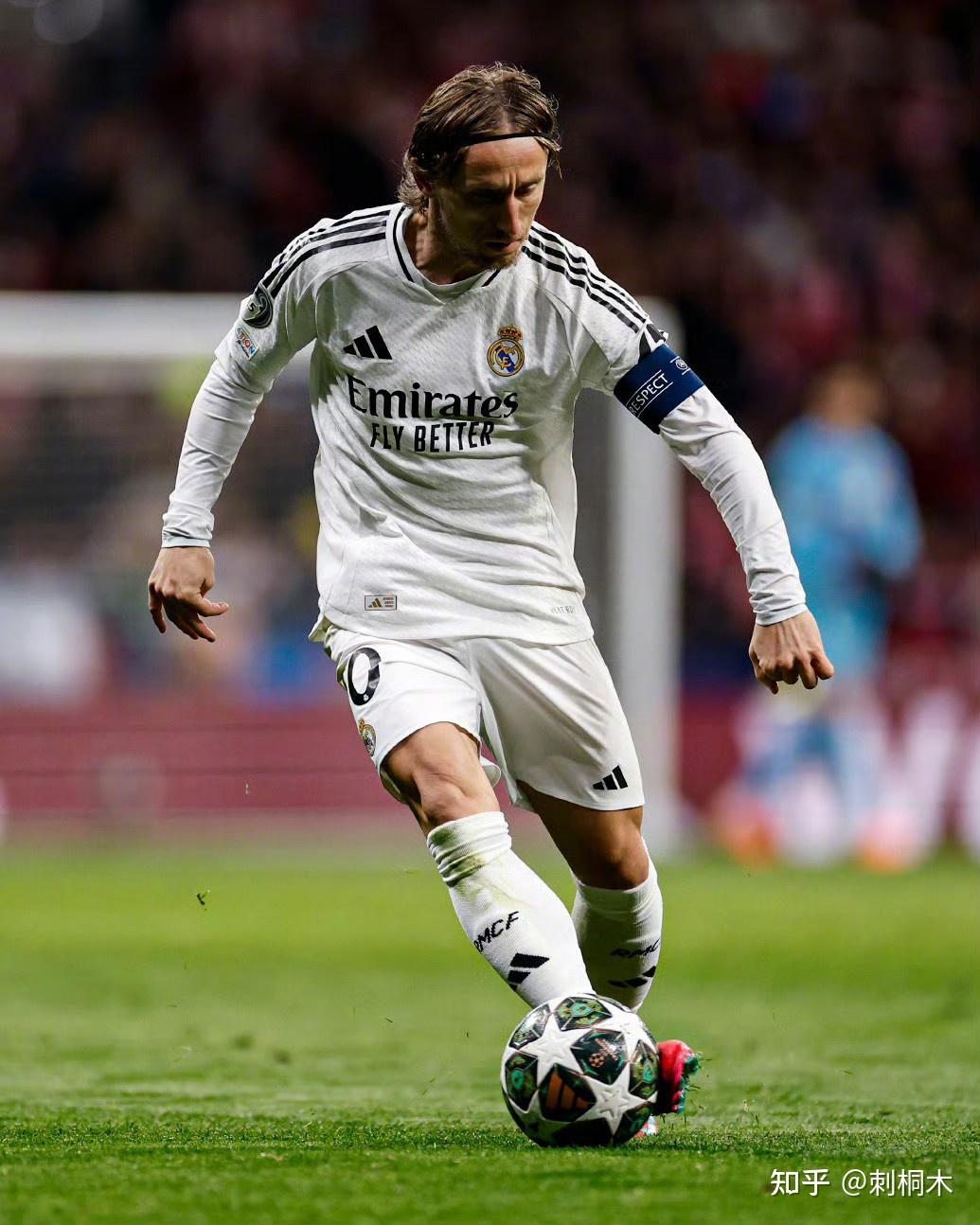 记者：阿莫林对迭戈-莱昂印象深刻，他可能会成为多古的替补