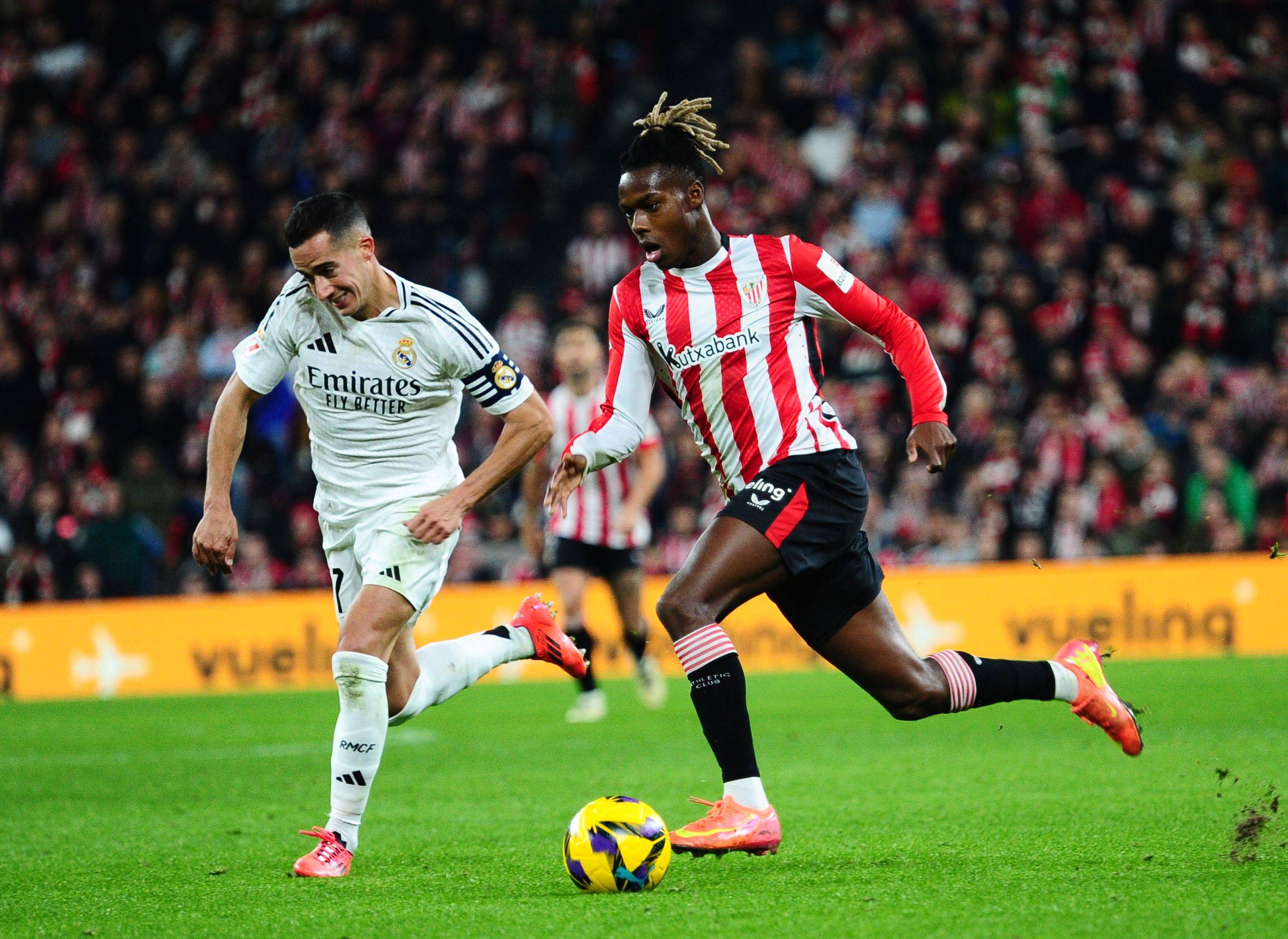 传记作者：莱万年少时常因身材自卑；他与渣叔的关系起初不好