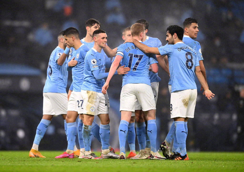 意甲球员在第12轮比赛中涂上红色面彩，向针对女性的暴力说不