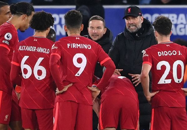 76人队记：庄神右膝扭伤，本场比赛不会回归